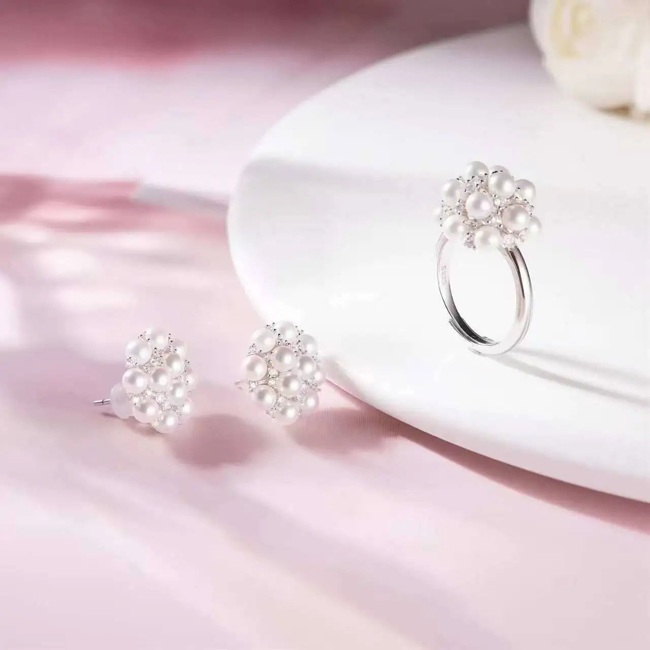 Freshwater Pearl Stud Earrings 3-4mm Round 925 Silver