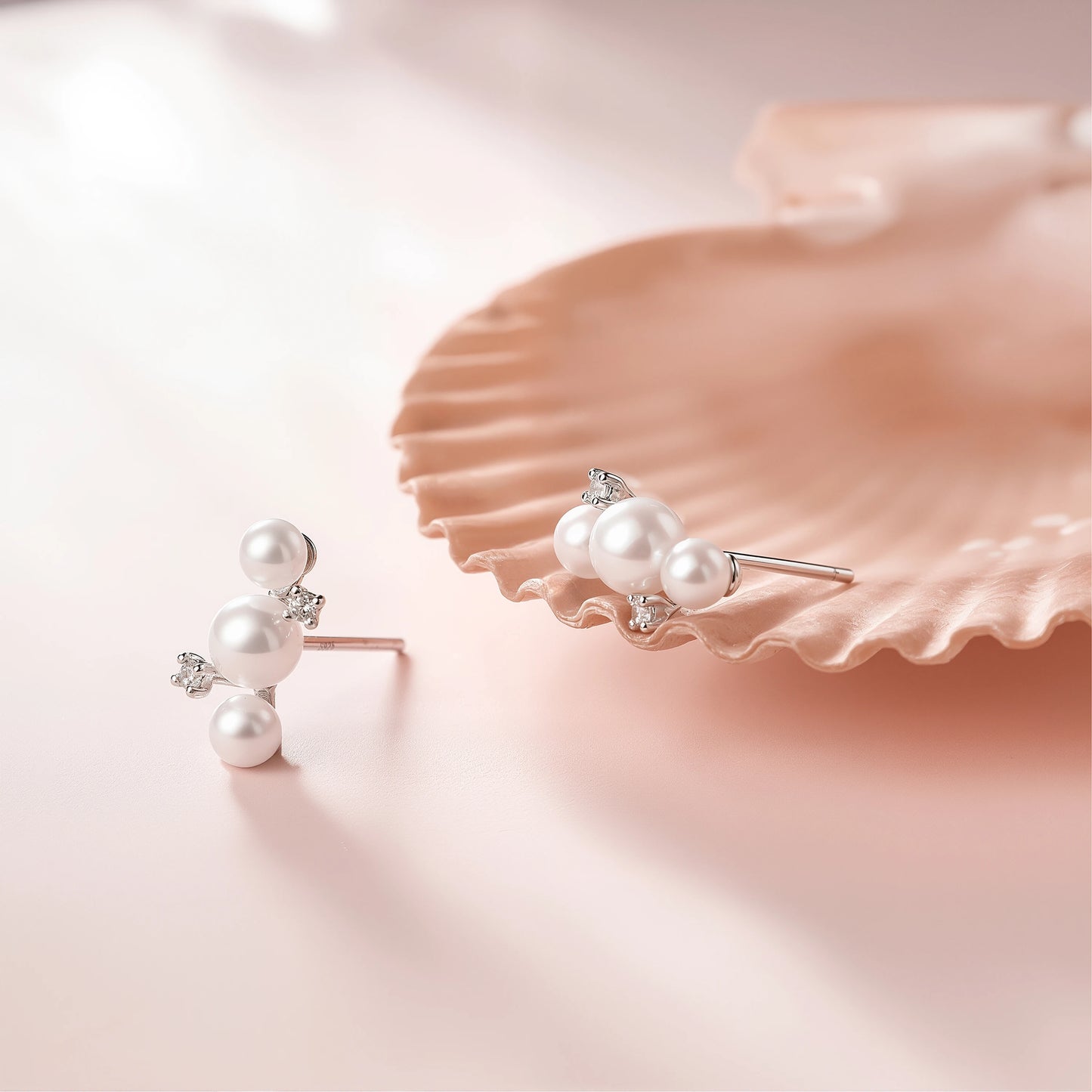 Minimalist S925 Natural Freshwater Pearl Stud Earrings 0.14-0.20 Inch White